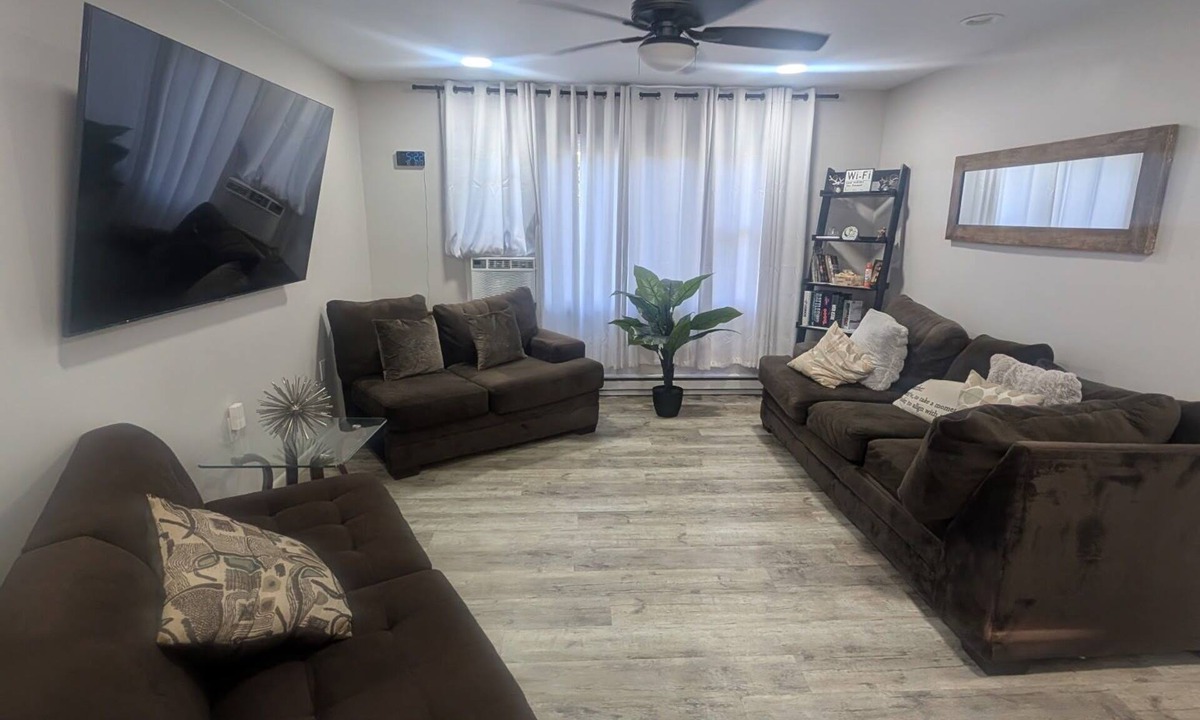 Pocono Mountain Lake House | Poconos Retreat