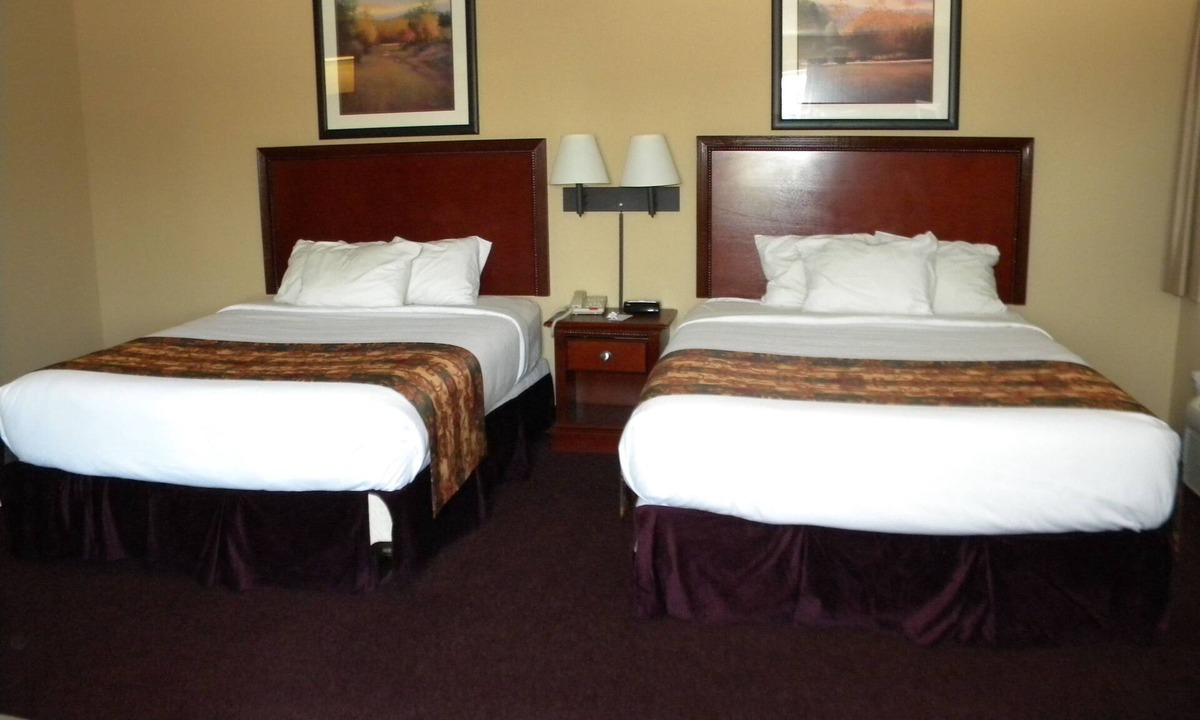 Pocahontas Hotel | Pocahontas Inn & Suites
