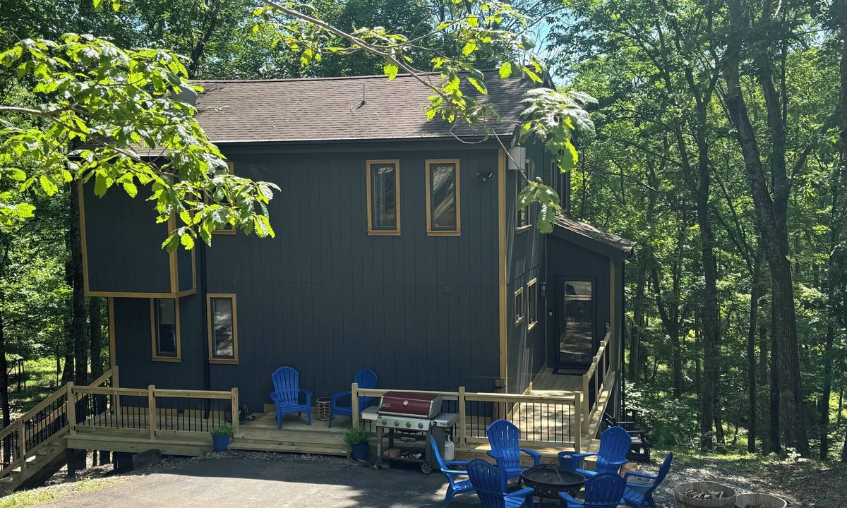 Bushkill House | Pocono cabin where the host thought of everything, so you don’t have to!