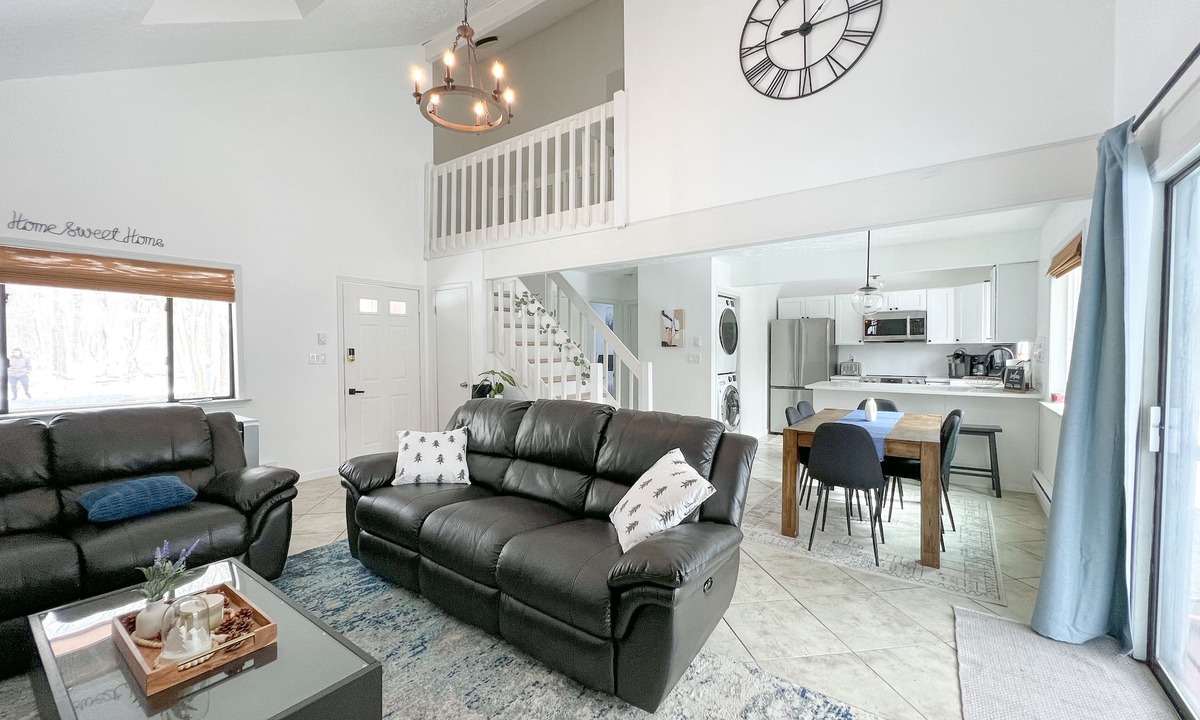Tobyhanna House | Pocono Mountain Dream House with hot tub