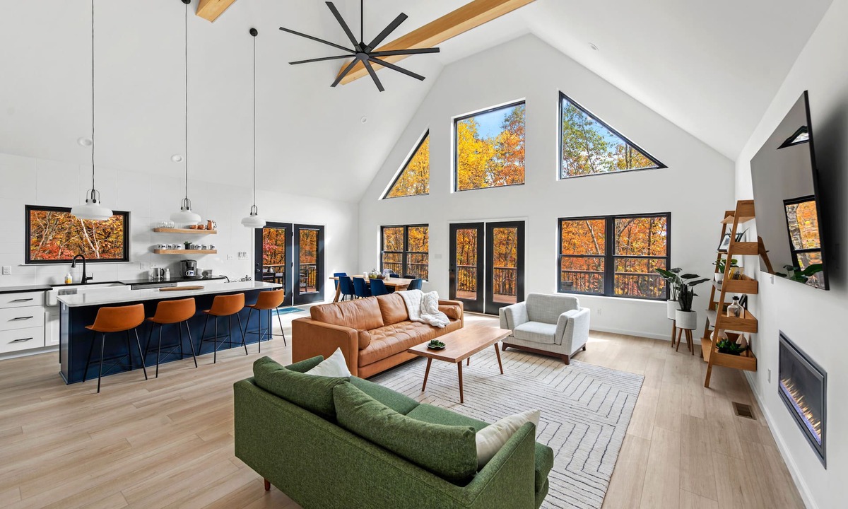 Jim Thorpe Ski Chalet | poconojo's | Spacious & Modern Chalet Near Ski Mt!