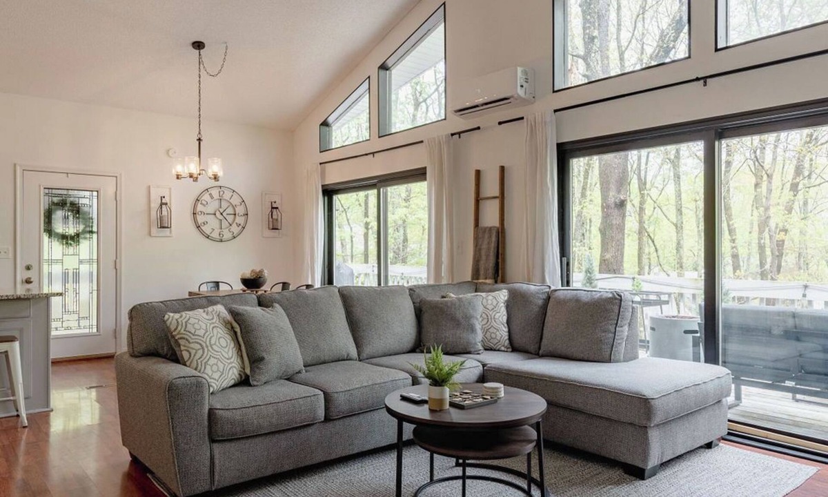 Bushkill House | Poconos Chatham Continental - Deck & Fire Pit