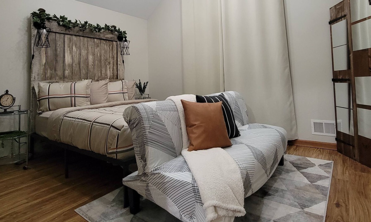 Saylorsburg House | Poconos Gem: Nearby Winery, "No Cleaning Fee."