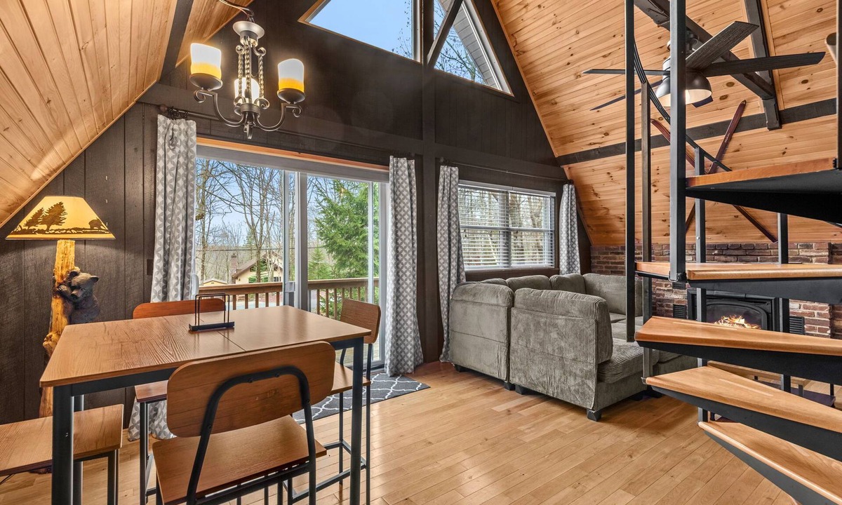 Briar Crest Woods Cabin | Poconos Pines - Lake Access, Hot Tub, Sauna, Fire Pit!