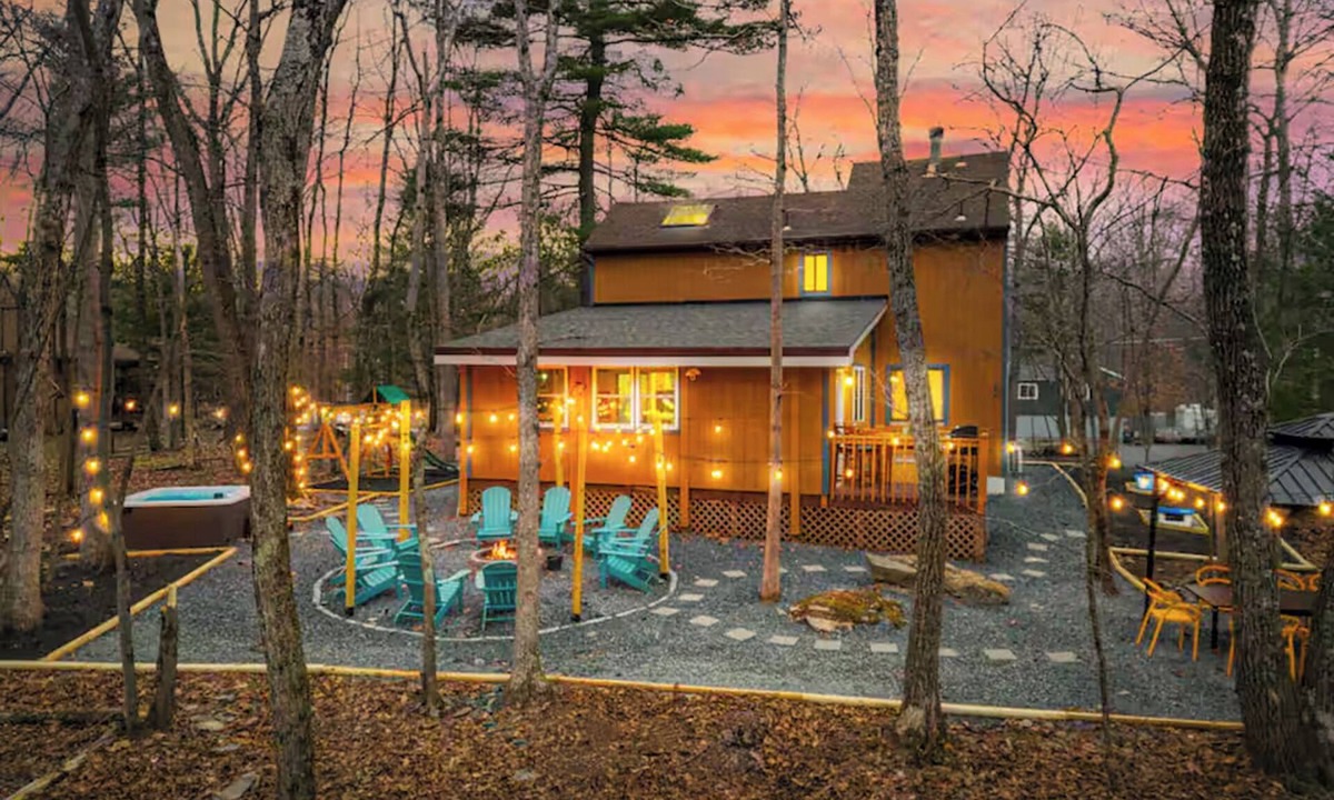 East Stroudsburg House | Poconos Play Heaven - Hot Tub, Game Room, Slides!