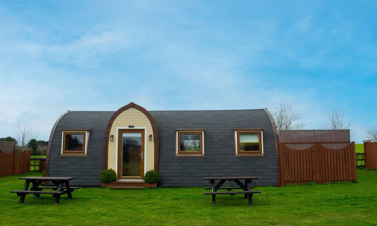 Trowse Newton Cabin | Pod 1 with Countryside view and Hot Tub