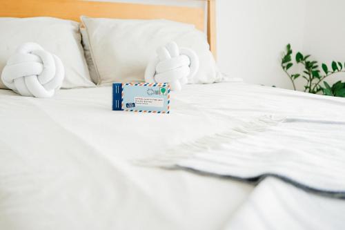 Acton Apartment | Poets Corner