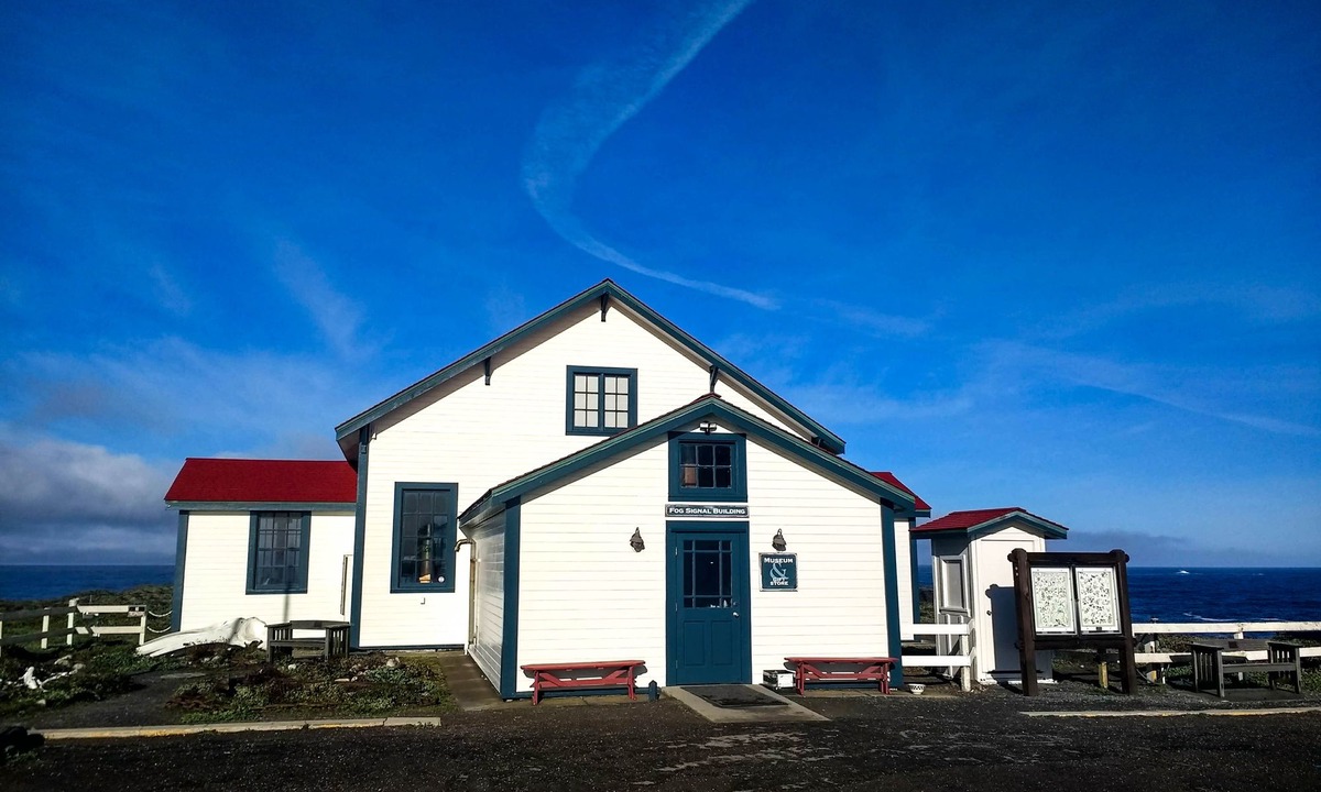 Point Arena Hotel | Point Arena Lighthouse