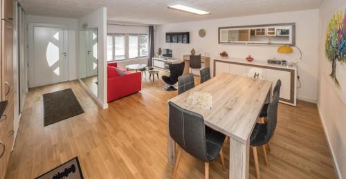 Lancy Apartment | Point Cardinal