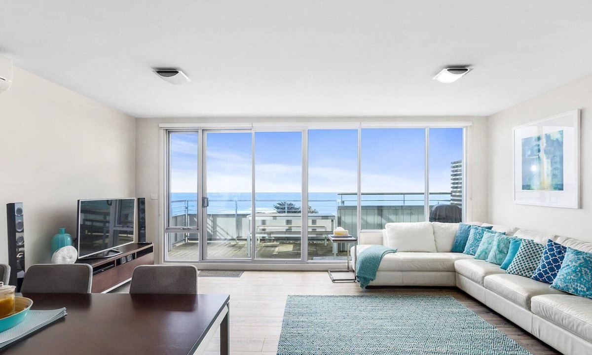 Lorne Apartment | Point Grey Apartment 13