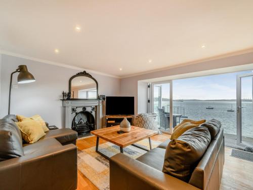 Milford Haven House | Point House