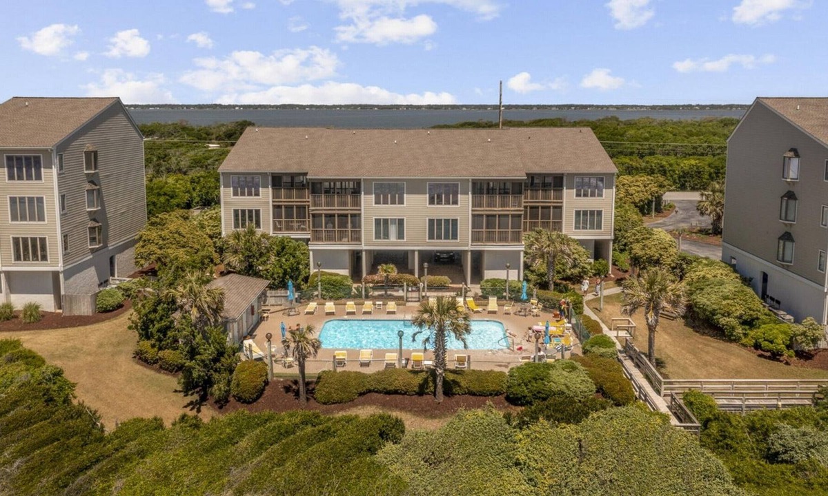 Pine Knoll Shores Condo | Point Prospect Shores