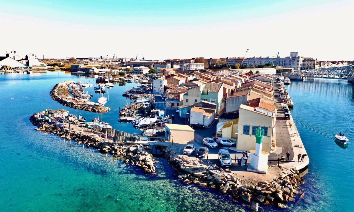 Sete House | Pointe-courte" neighborhood house in Sète