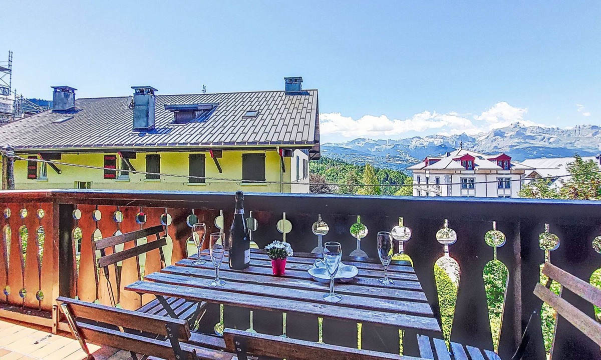 Saint-Gervais-les-Bains Apartment | Pointe des aravis B13 by Interhome