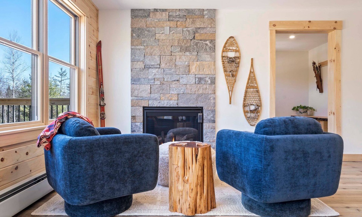 Bethel Ski Chalet | Pointers Den-Fireplace, Arcade, 2 Primary Suites