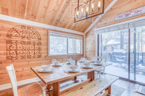 Overlook Park House | Pole House 15 - Meredith Lodging