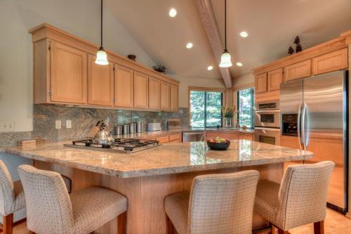 Overlook Park House | Pole House - Unit 1