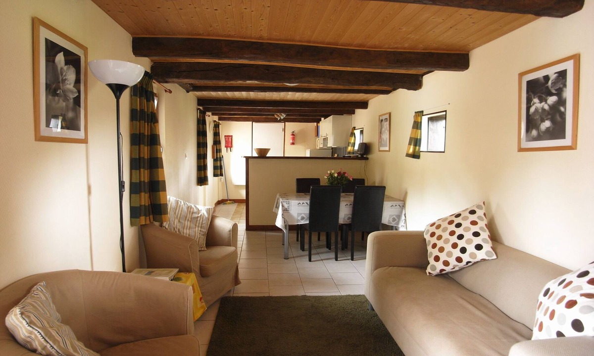 Les Champs-Geraux Cottage | Pomme, family cottage with terrace