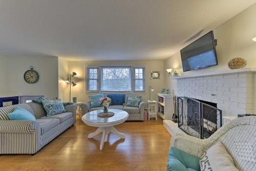 East Wareham House | Pond Access and Private Dock East Wareham Home