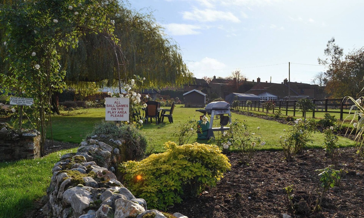 Foxley Cottage | Pond Cottage - UKC3736