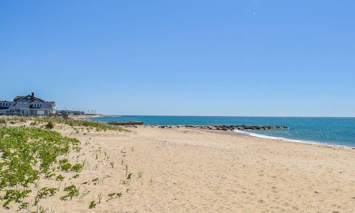 North Falmouth House | Pond Front, 3 Min Drive to Old Silver Beach!