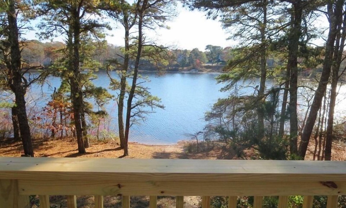 Harwich Center Cottage | Pond Front Beach Pet Friendly AC WiFi