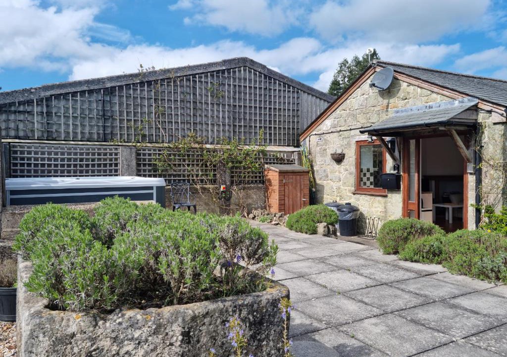 Ebbesborne Wake House | Pond