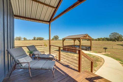 Van House | Pond & Grazing Cattle! Rural Getaway Near Van