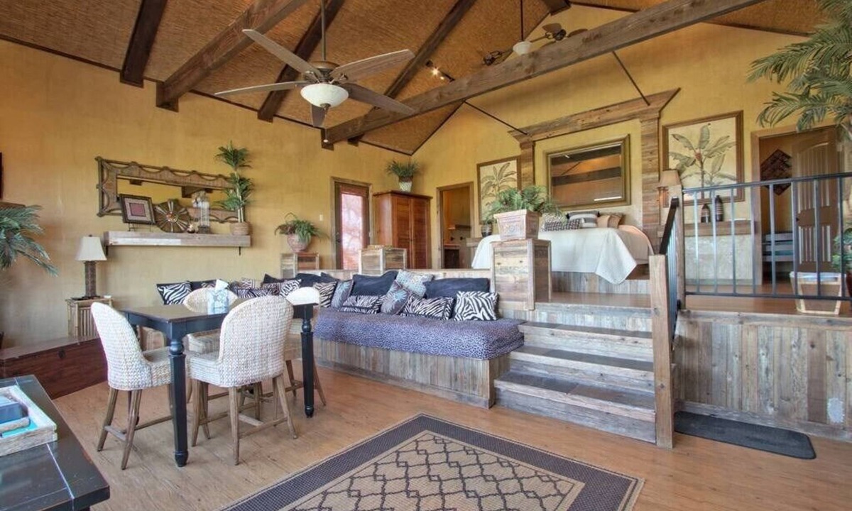 Bergheim House | Pond House Bungalow at Bergheim Ranch