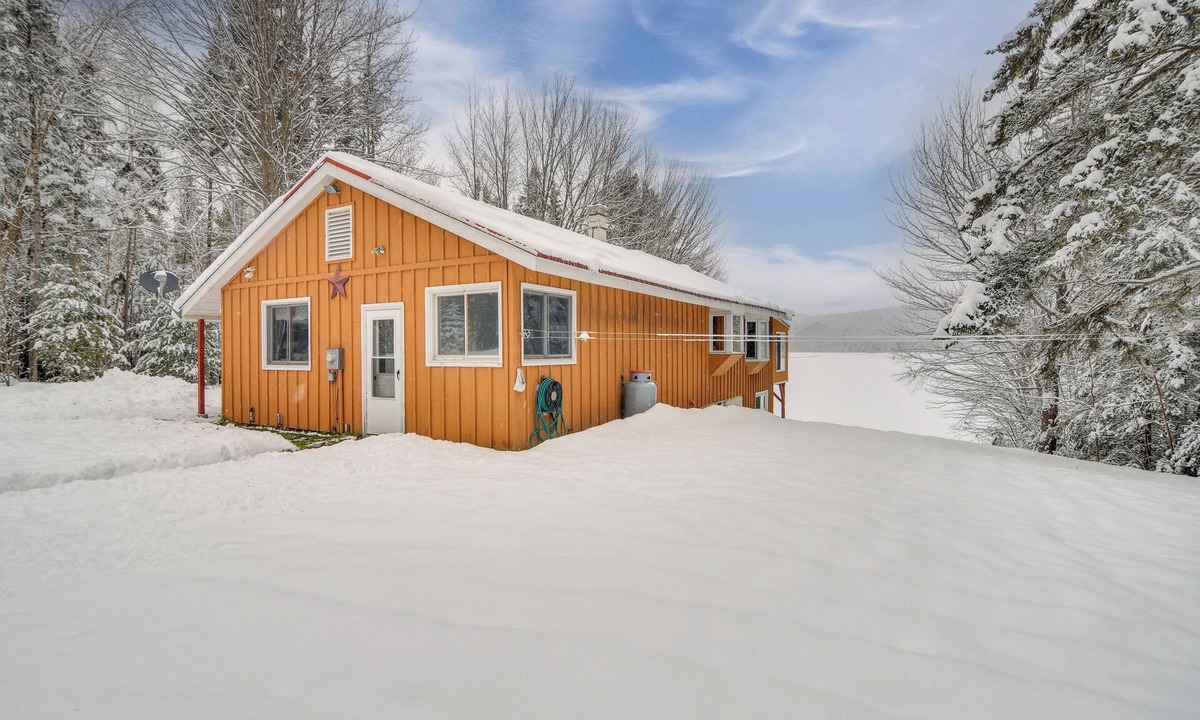 Errol House | Pond & Snowmobile Trails On-Site: Errol Escape!