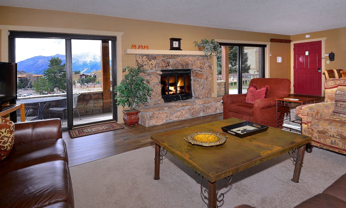 Mount Crested Butte Condo | Ponderosa Condo, renovated 2BD/2BA, hot tub, deck