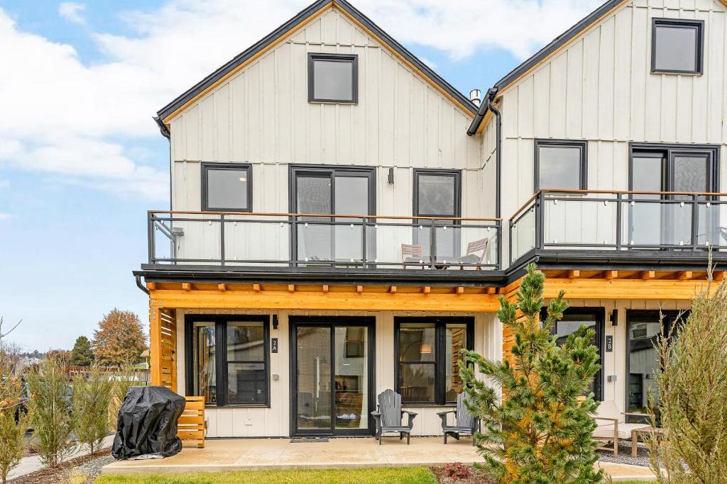 Wapato Point House | Ponderosa Court, Unit 2A