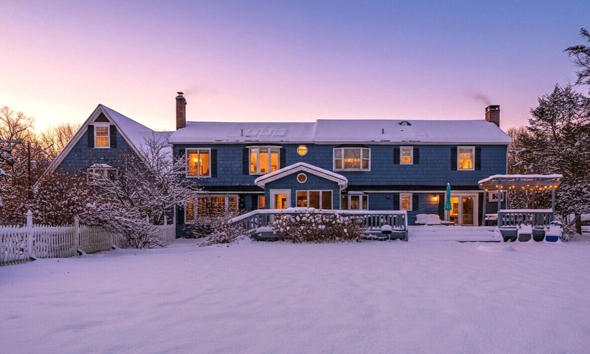 Liberty House | Pondview Manor - Spacious Farmhouse w/Pool