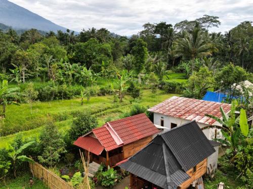 Kecamatan Pringgasela House | Ponjol Cottages - ᬧᭀᬜ᭄ᬚᭀᬮ᭄ ᬘᭀᬢ᭄ᬢᬕᭂᬲ᭄
