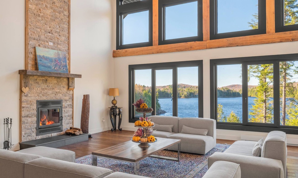 Wentworth-Nord Villa | Pontoon included, late checkout, private visit, total privacy with no neighbors