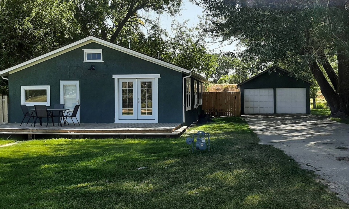 Glenrock House | Pony Express Silverleaf Retreat