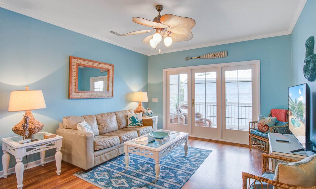 Folly Beach Condo | Pooch friendly, minutes from everything.