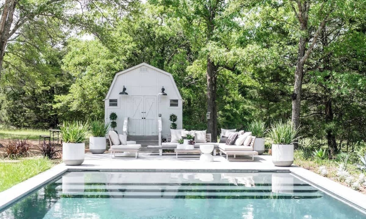Round Top House | Pool + 2 homes + Sleeps 10 | 6 Min. to Round Top
