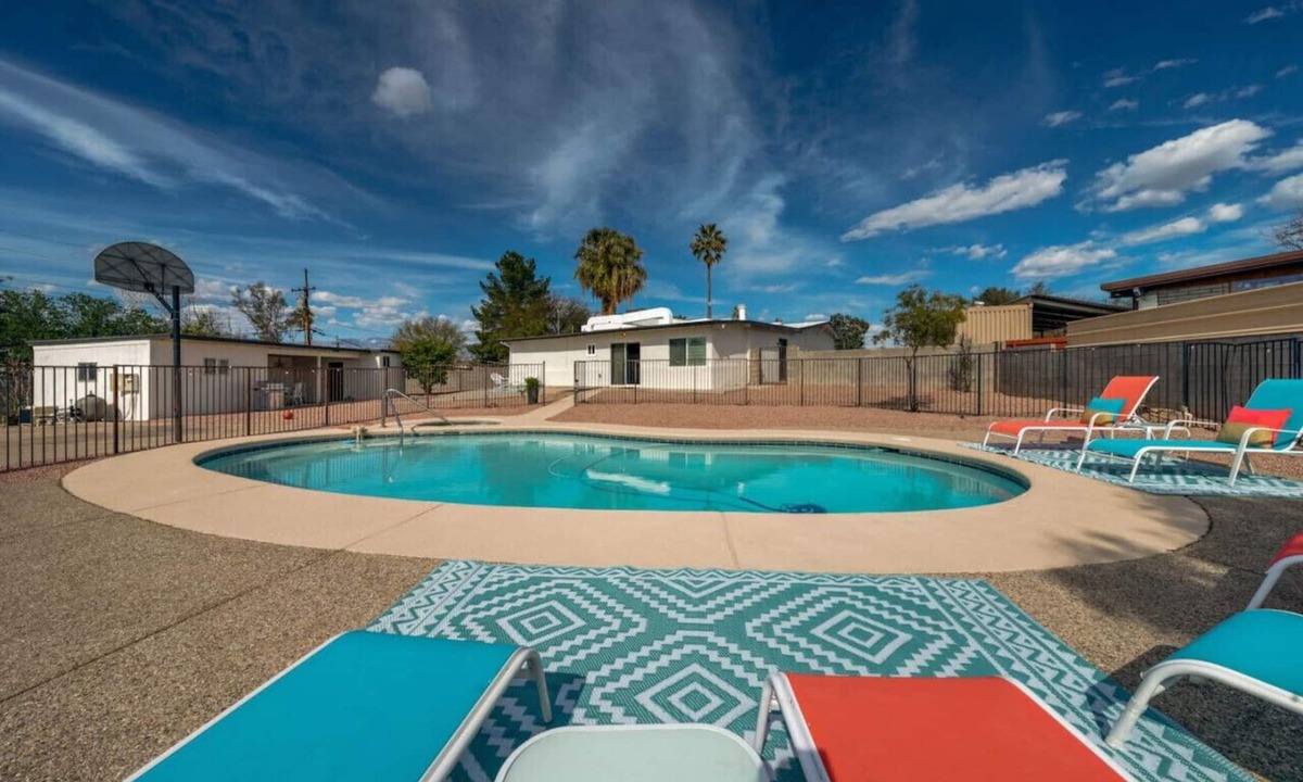 Tucson House | Pool/3 BR 3 BA/Fenced/Hot Tub/Huge Yard