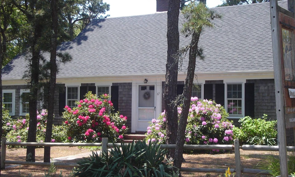 Dennis Port House | Pool & 300 yards to the beach , 4 Bedroom/1.5 bath Cape sleeps 8-9