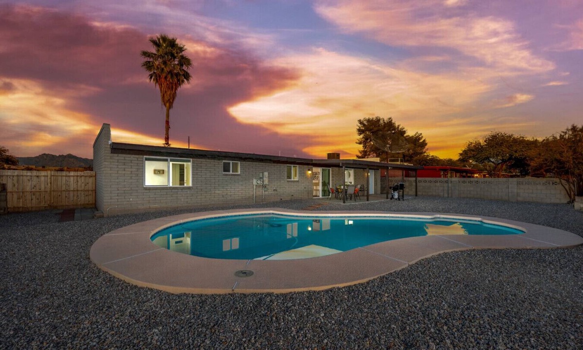 Groves Lincoln Park House | Pool | 4 BR 2 BA | Renovated | Davis Monthan AFB