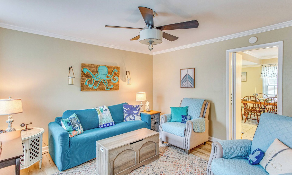 Crescent Beach Condo | Pool Access, 4 Blocks to Ocean! N Myrtle Beach Gem