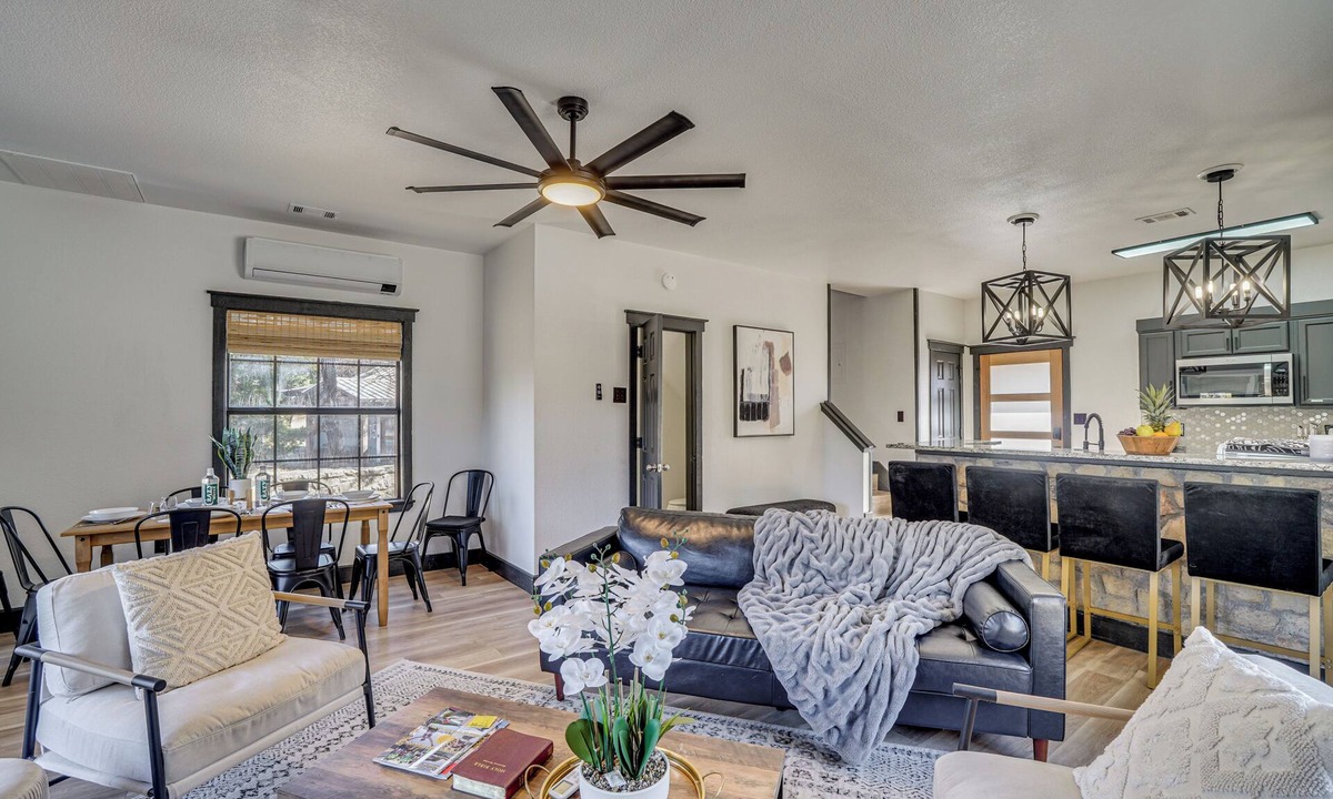 Graford Cottage | Pool Access, Walk to Water! Possum Kingdom Cabin