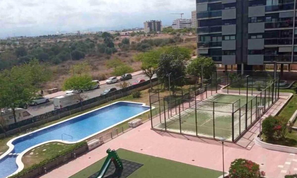 Castello de la Plana Apartment | Pool and beach apartment