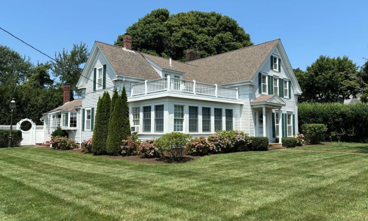 Chatham House | Pool and large yard!