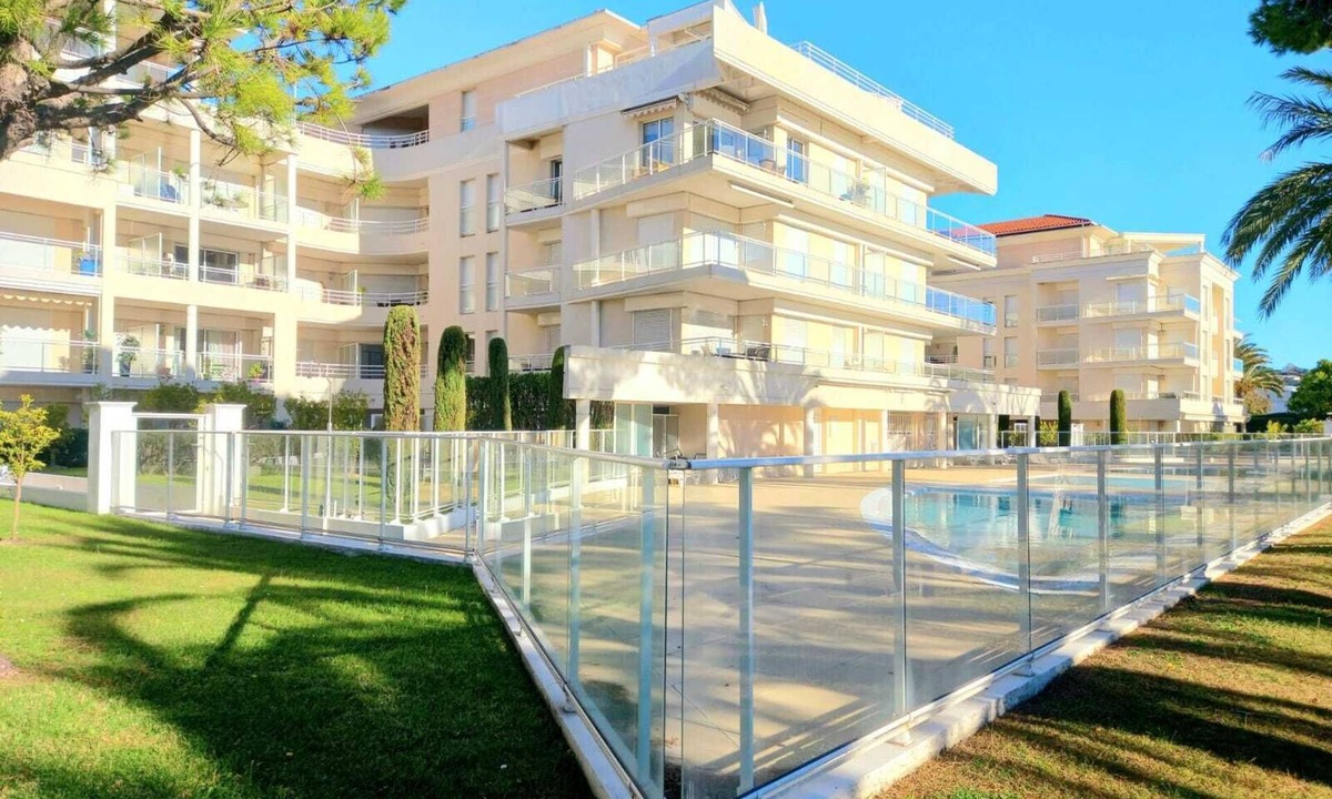 La Bocca Apartment | Pool and seaside apartment