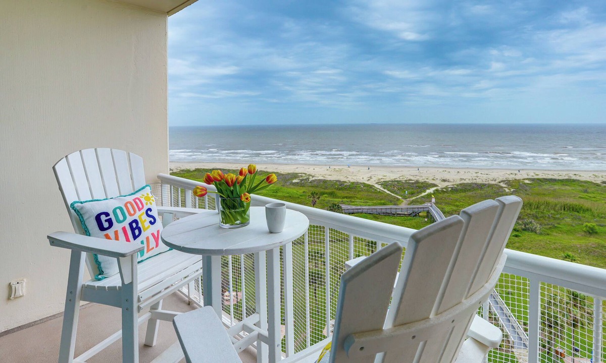 Galveston Condo | Pool & Beach Access: Oceanfront Galveston Condo