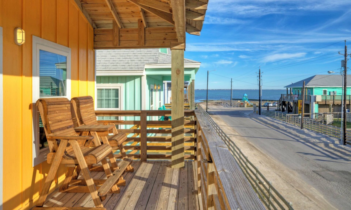 Flour Bluff House | Pool, Boat Dock, Balcony w/Bay Views | Cooper's Hawk by AvantStay