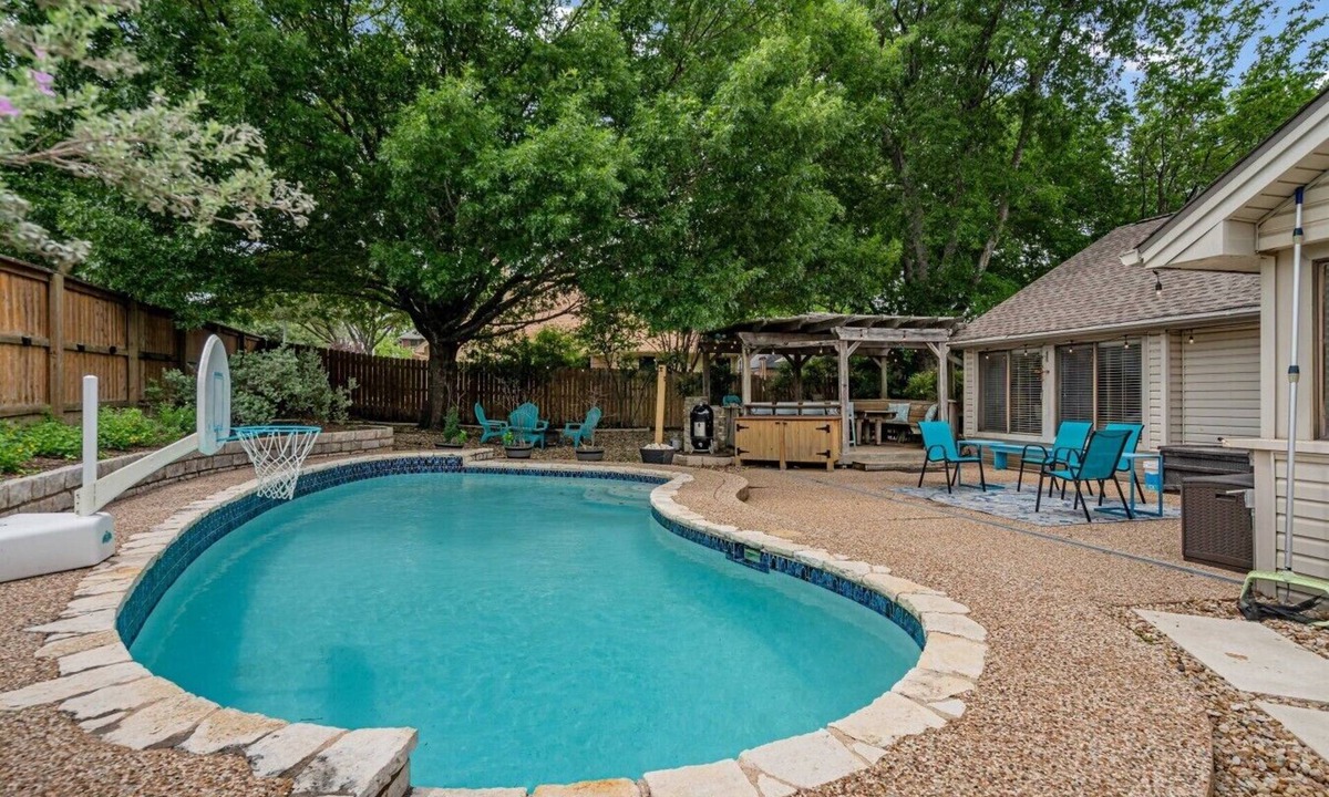 Wells Branch House | Pool Days & Pergola Nights | Family-Friendly N Austin Home Mins to Domain & Q2
