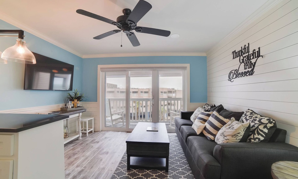 North Beach Condo | Pool & Direct Beach Access: Corpus Christi Escape